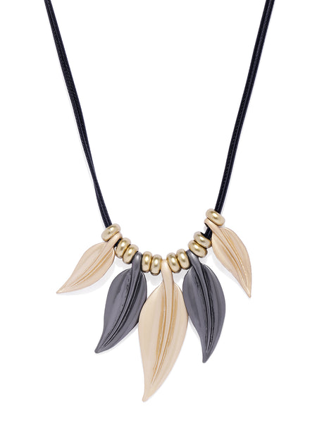 Matte Leaves Necklace